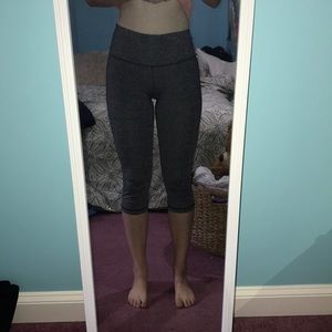 Gray capris VS athletic pants